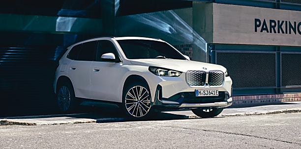 Pide tu oferta para el BMW iX 100% eléctrico.